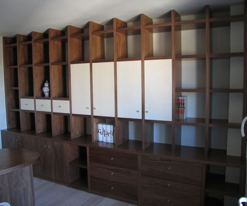 Bibliotheque en noyer agencements mg montpellier