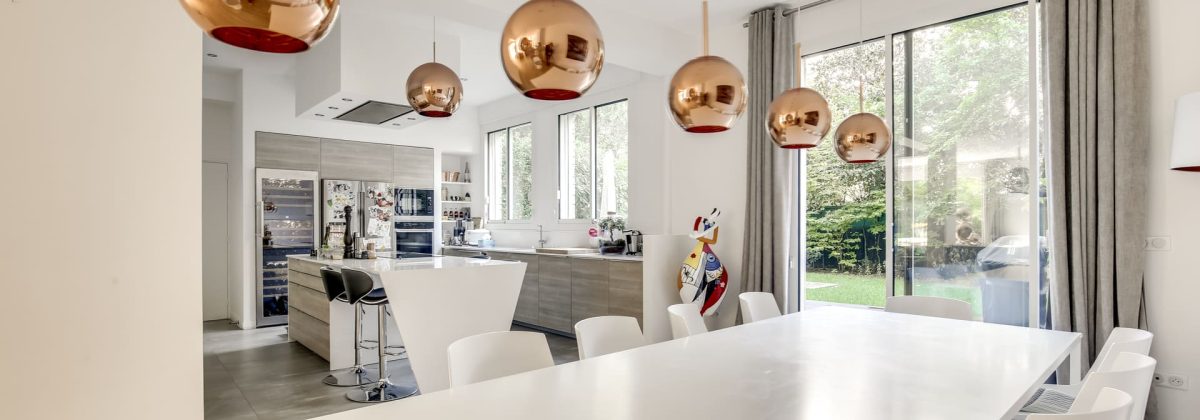 realisation cuisine aménagée moderne equipements integres modernes agencements mg appartement sete