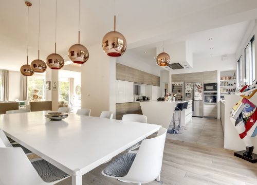 realisation cuisine aménagée moderne equipements intégres modernes agencements mg appartement sete 2